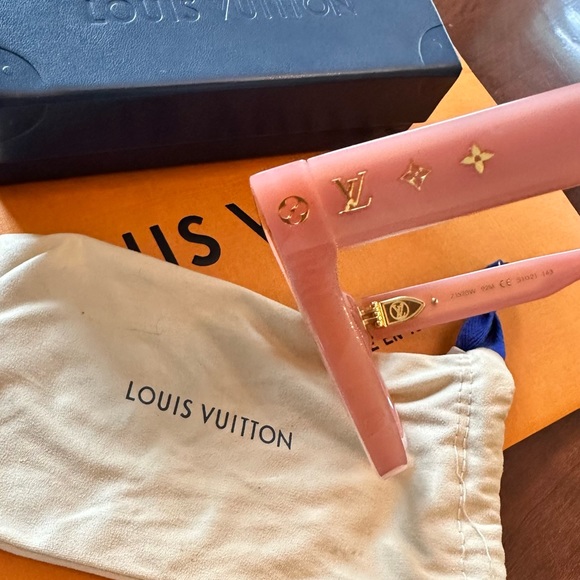 Louis Vuitton monogram sunglasses - Picture 10 of 16